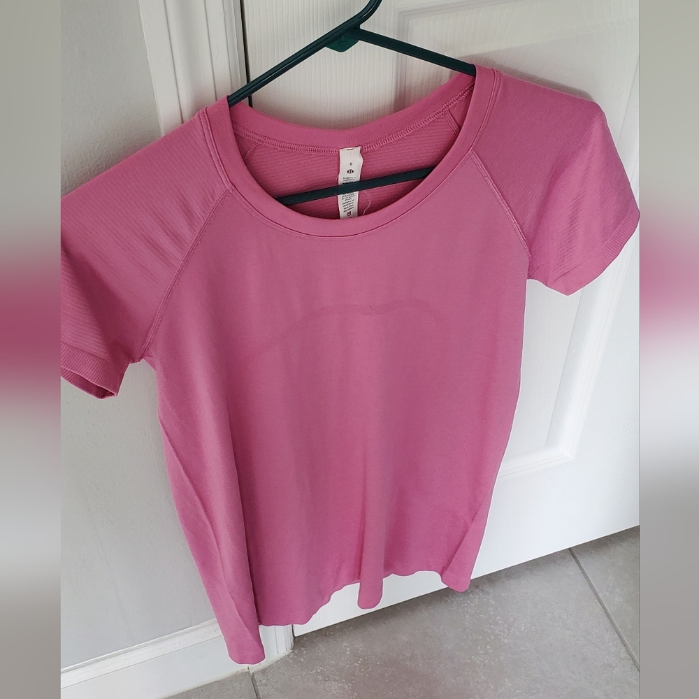 Lululemon swiftly short sleeve top Pink blossom